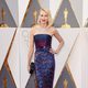 Naomi Watts en la alfombra roja de los Oscar 2016