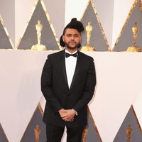 The Weeknd en la alfombra roja de los Oscar 2016