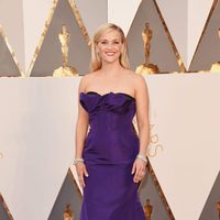 Reese Witherspoon en la alfombra roja de los Oscar 2016