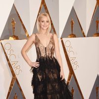 Jennifer Lawrence en la alfombra roja de los Oscar 2016