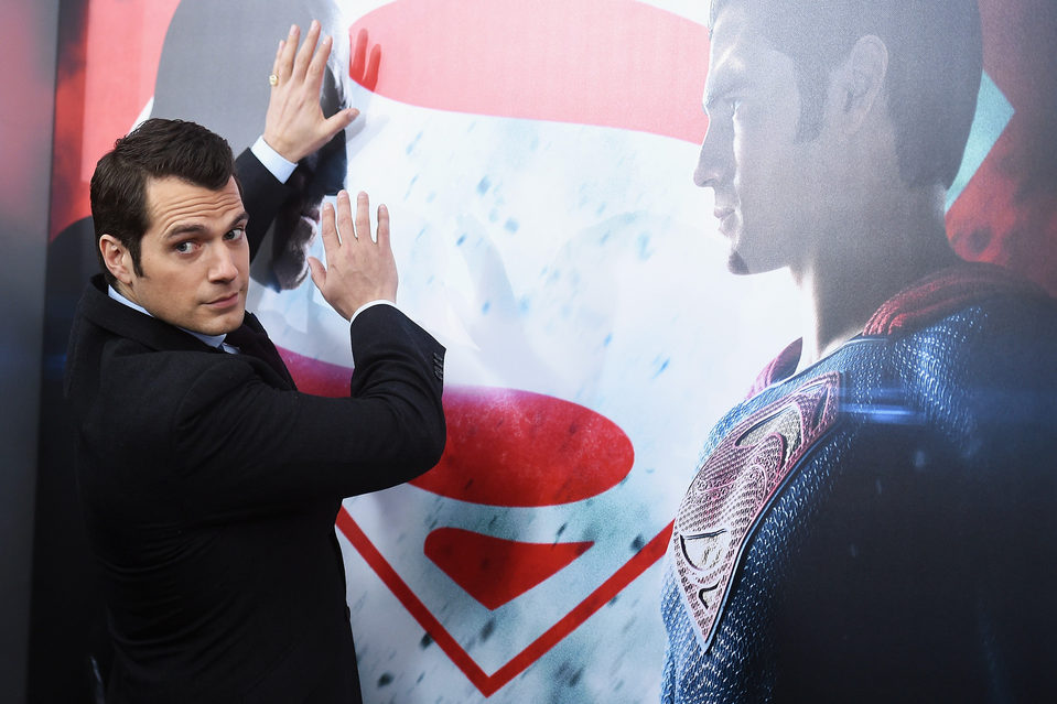 El actor Henry Cavill posa en la premiere de 'Batman v Superman' en Nueva York