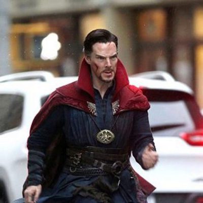 Benedict Cumberbatch corriendo por las calles en el rodaje de 'Doctor Extraño'