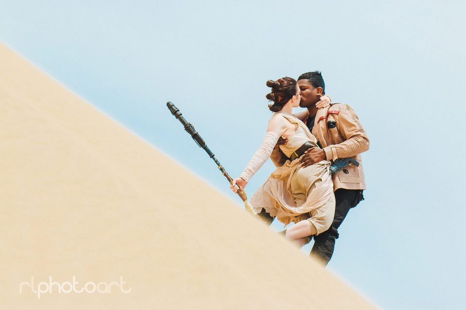 Una pareja se disfraza de los personajes de 'Star Wars' en una sesión de fotos