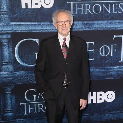 Jonathan Pryce en la premiere de la sexta temporada de 'Juego de Tronos'