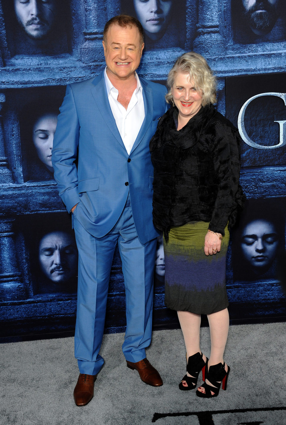 Owen Teale acompañado en la premiere de la sexta temporada de 'Juego de Tronos'