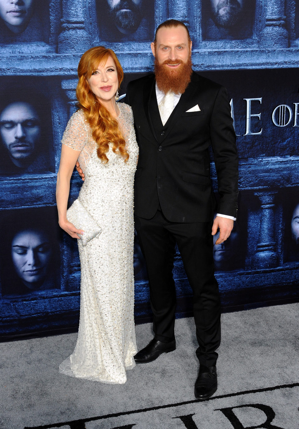 Kristofer Hivju y su esposa en la premiere de la sexta temporada de 'Juego de Tronos'