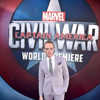 Paul Bettany en la premiere mundial de 'Capitán América: Civil War'