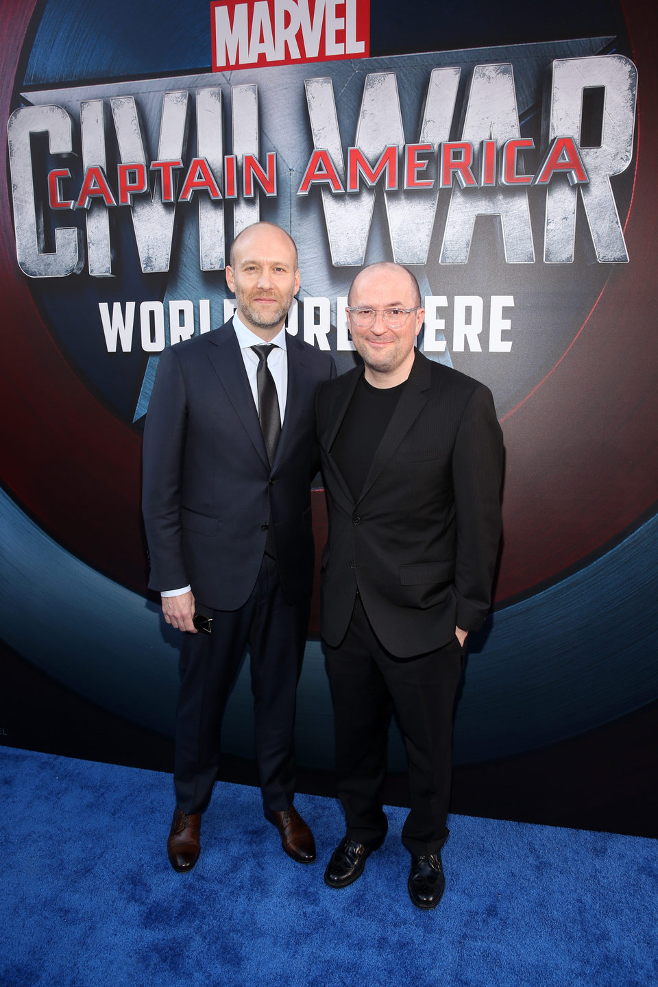 Christopher Markus y Stephen McFeely en la premiere mundial de 'Capitán América: Civil War'