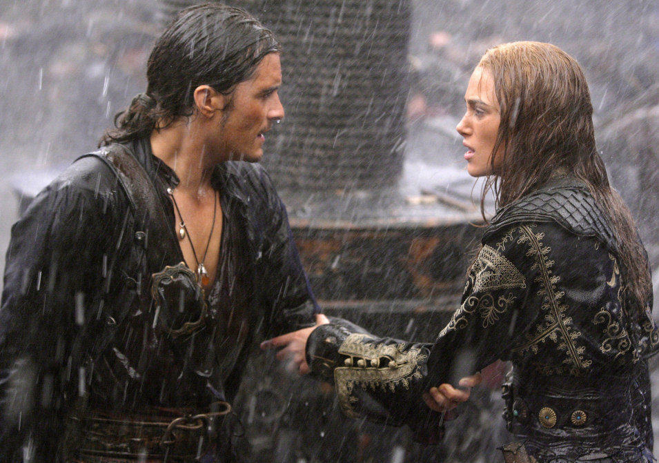 Orlando Bloom y Keira Knightley en 'Piratas del Caribe: En el fin del mundo'