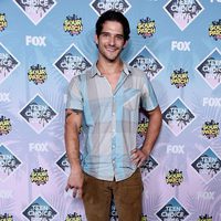 Tyler Posey en la alfombra roja de los Teen Choice Awards 2016