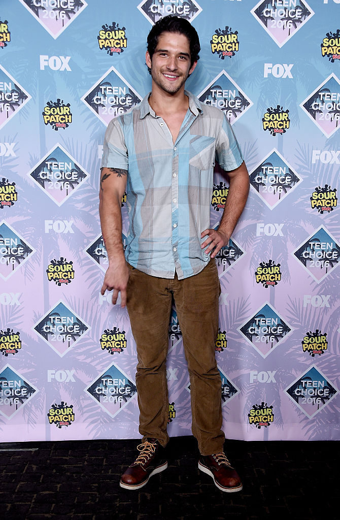 Tyler Posey en la alfombra roja de los Teen Choice Awards 2016