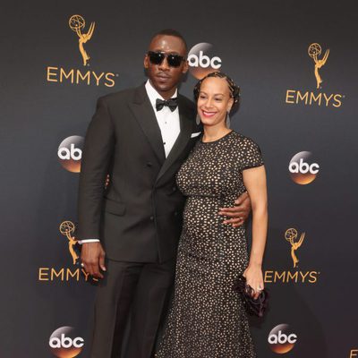 Matershala Ali y Amatus Ali en la alfombra roja de los Emmy 2016