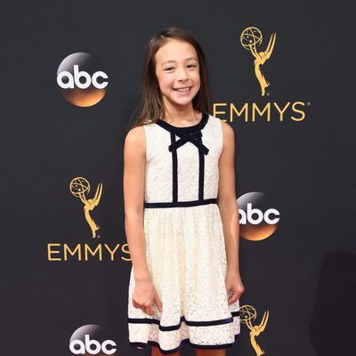 Aubrey Anderson-Emmons en la alfombra roja de los Emmy 2016