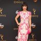 Constance Zimmer en la alfombra roja de los Emmy 2016