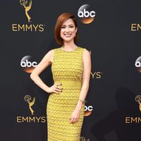 Ellie Kemper en la alfombra roja de los Emmy 2016