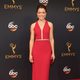 Tatiana Maslany en la alfombra roja de los Emmy 2016