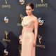 Emilia Clarke en la alfombra roja de los Emmy 2016