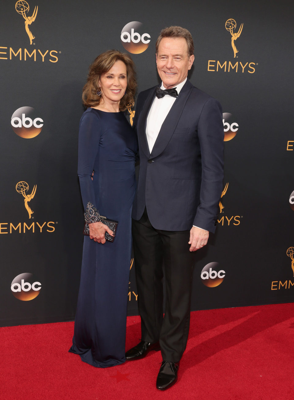 Bryan Crasnton y Robin Dearden en la alfombra roja de los Emmy 2016