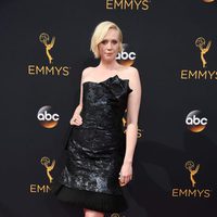 Gwendoline Christie en la alfombra roja de los Emmy 2016