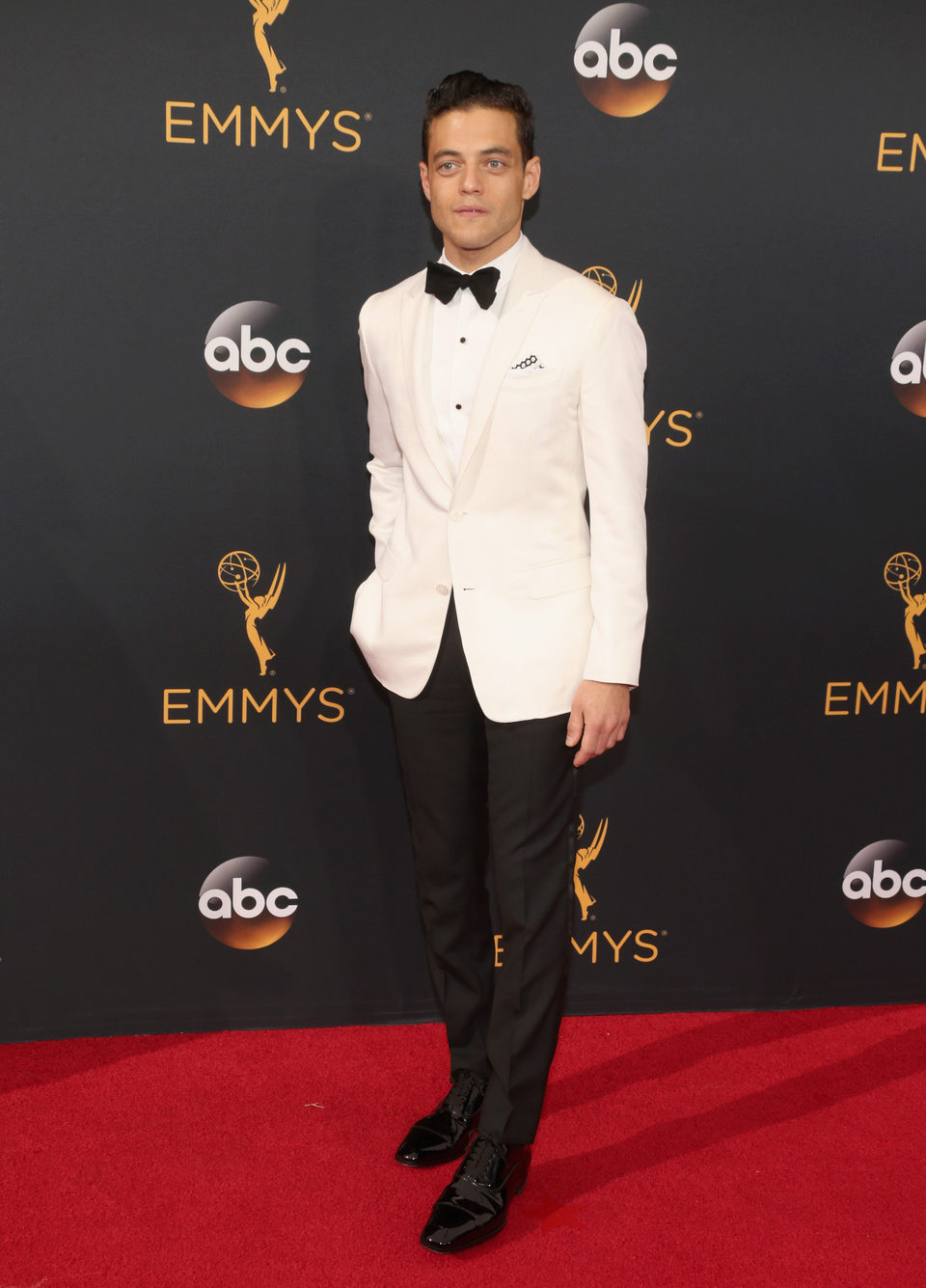 Rami Malek en la alfombra roja de los Emmy 2016