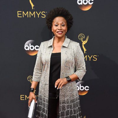 Jennifer Lewis en la alfombra roja de los Emmy 2016