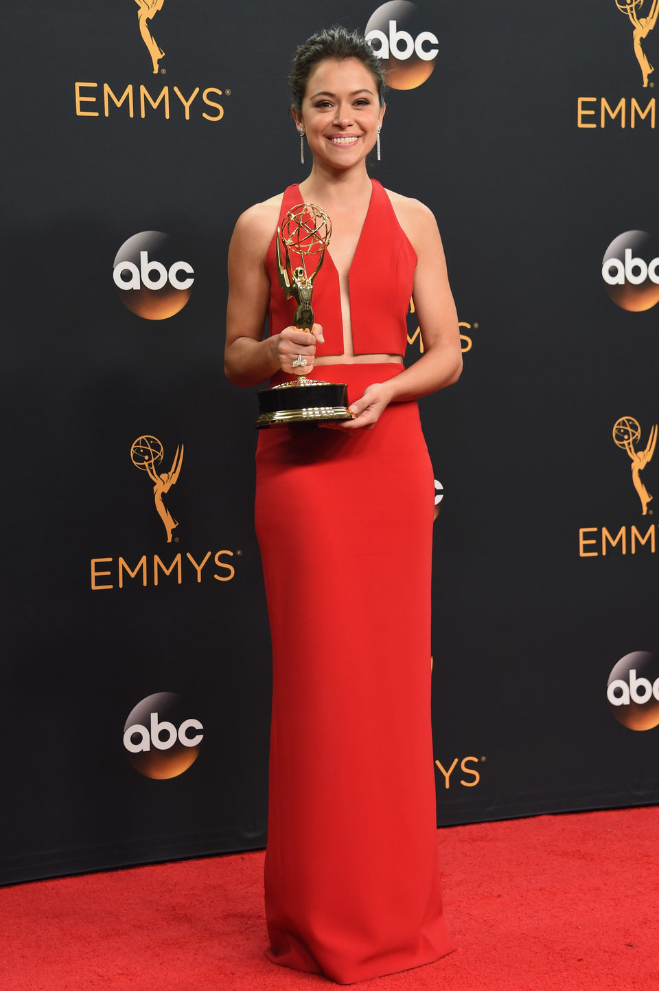 Tatiana Maslany tras la ceremonia de los Emmy 2016