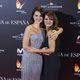 Penélope Cruz junto a su hermana Mónica en la presentación de 'La reina de España'