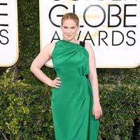 Anna Chlumsky en la alfombra roja de los Globos de Oro 2017