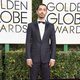 Riz Ahmed en la alfombra roja de los Globos de Oro 2017