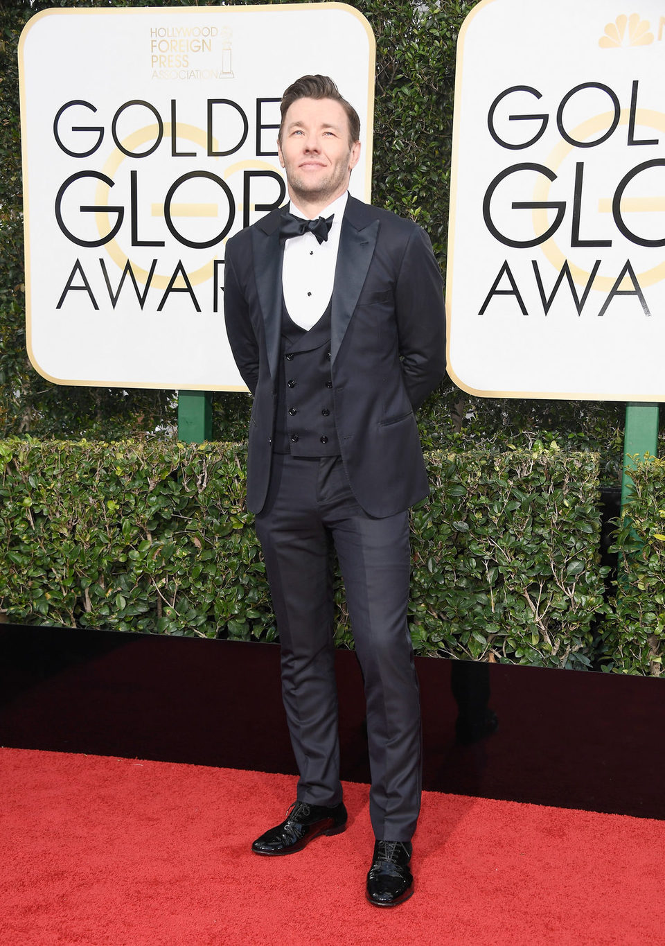 Joel Edgerton posa en la alfombra roja de los Globos de Oro 2017