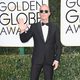 Michael Keaton posa en la alfombra roja de los Globos de Oro 2017