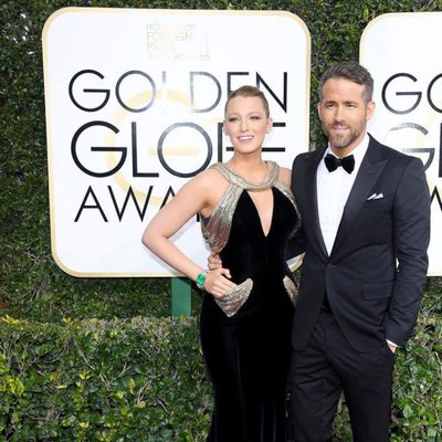 Ryan Reynolds y Blake Lively en la alfombra roja de los Globos de Oro 2017