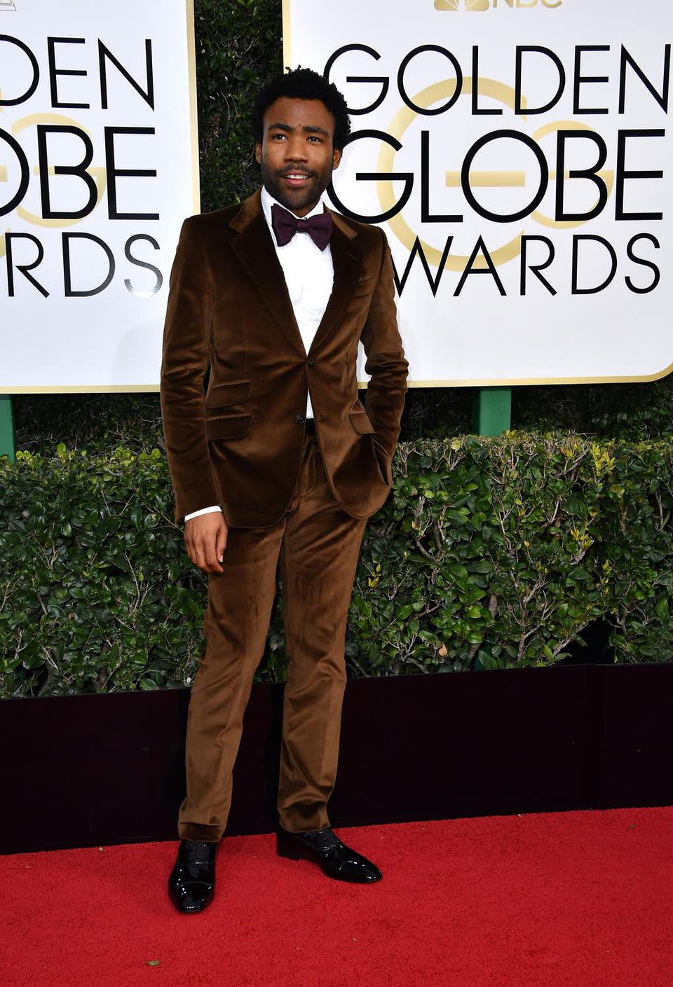 Donald Glover en la alfombra roja de los Globos de Oro 2017