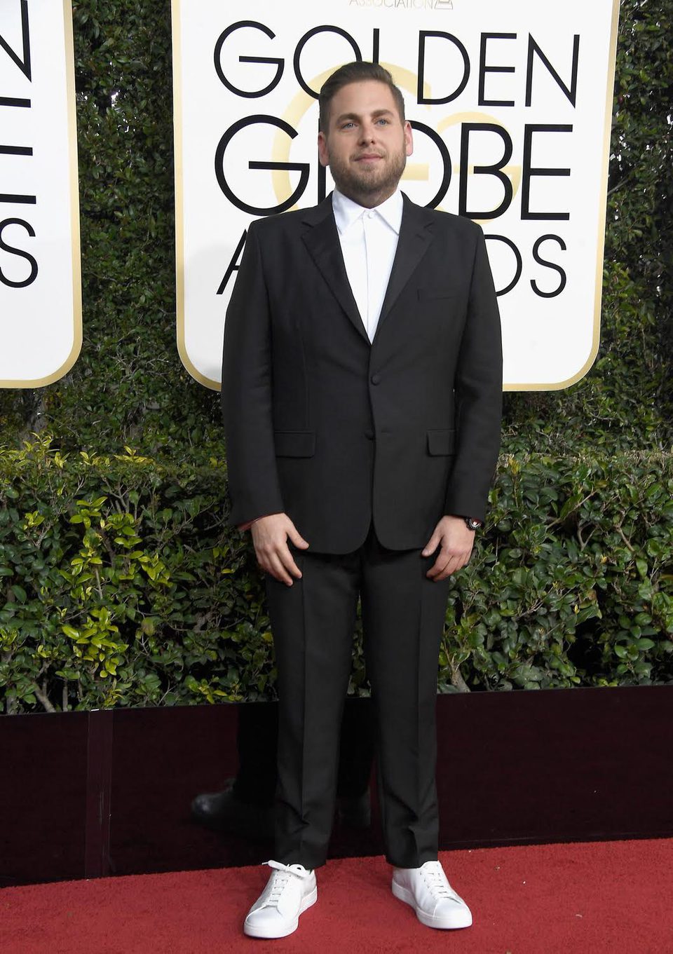 Jonah Hill en la alfombra roja de los Globos de Oro 2017