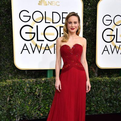 Brie Larson en la alfombra roja de los Globos de Oro 2017