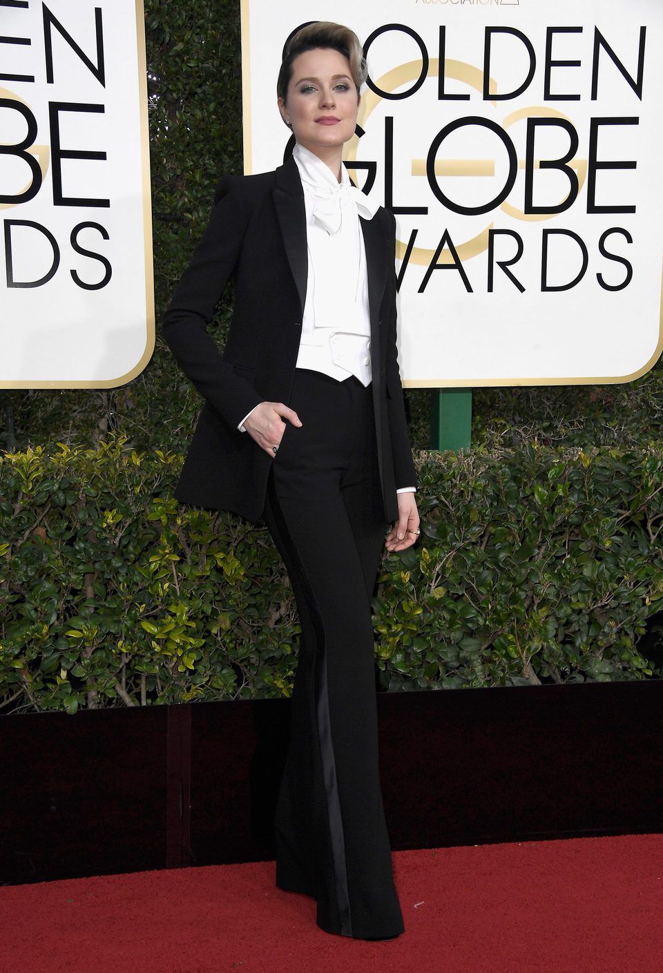 Evan Rachel Wood en la alfombra roja de los Globos de Oro 2017