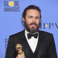 Casey Affleck tras la ceremonia de los Globos de Oro 2017