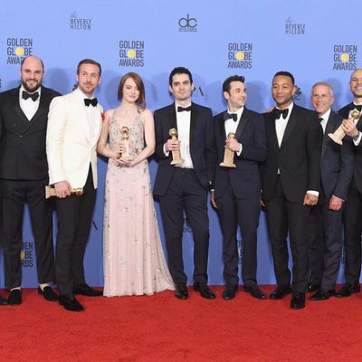 El equipo de 'La ciudad de las estrellas: La La Land' tras la ceremonia de los Globos de Oro 2017