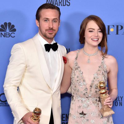 Ryan Gosling y Emma Stone tras la ceremonia de los Globos de Oro 2017