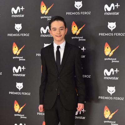 Lewis MacDougal en la alfombra roja de los Premios Feroz 2017