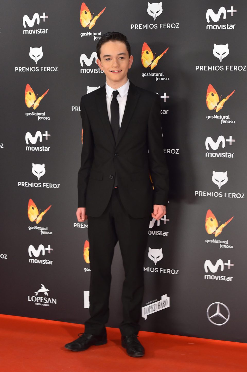 Lewis MacDougal en la alfombra roja de los Premios Feroz 2017