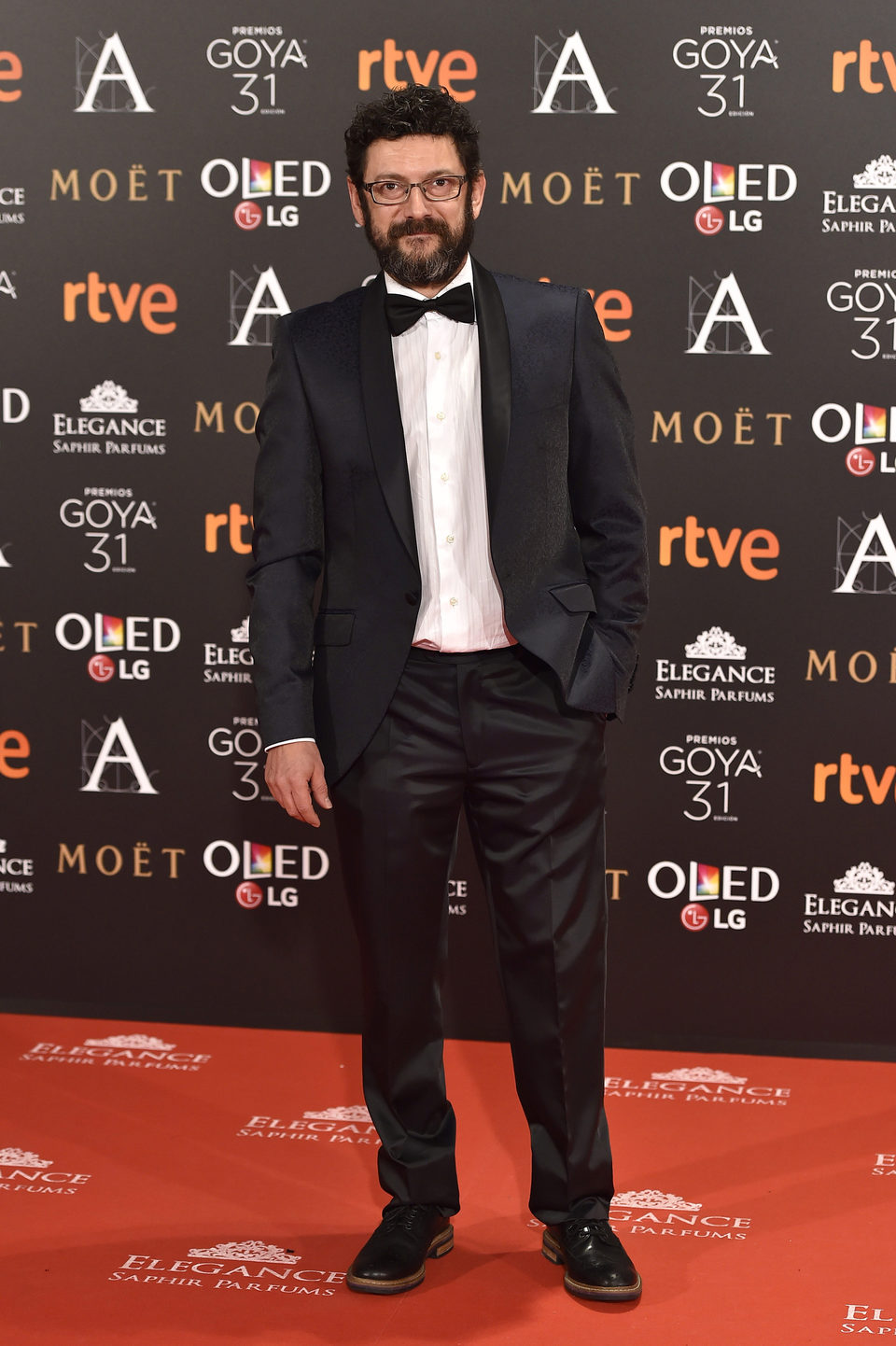 El actor Manolo Solo, nominado a Mejor actor de reparto, en la alfombra roja de los Premios Goya 2017