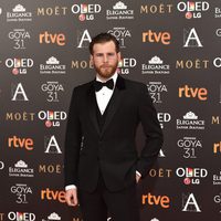 El actor Álvaro Cervantes, actor de '1898. Los últimos de Filipinas, en la alfombra roja de los Premios Goya 2017