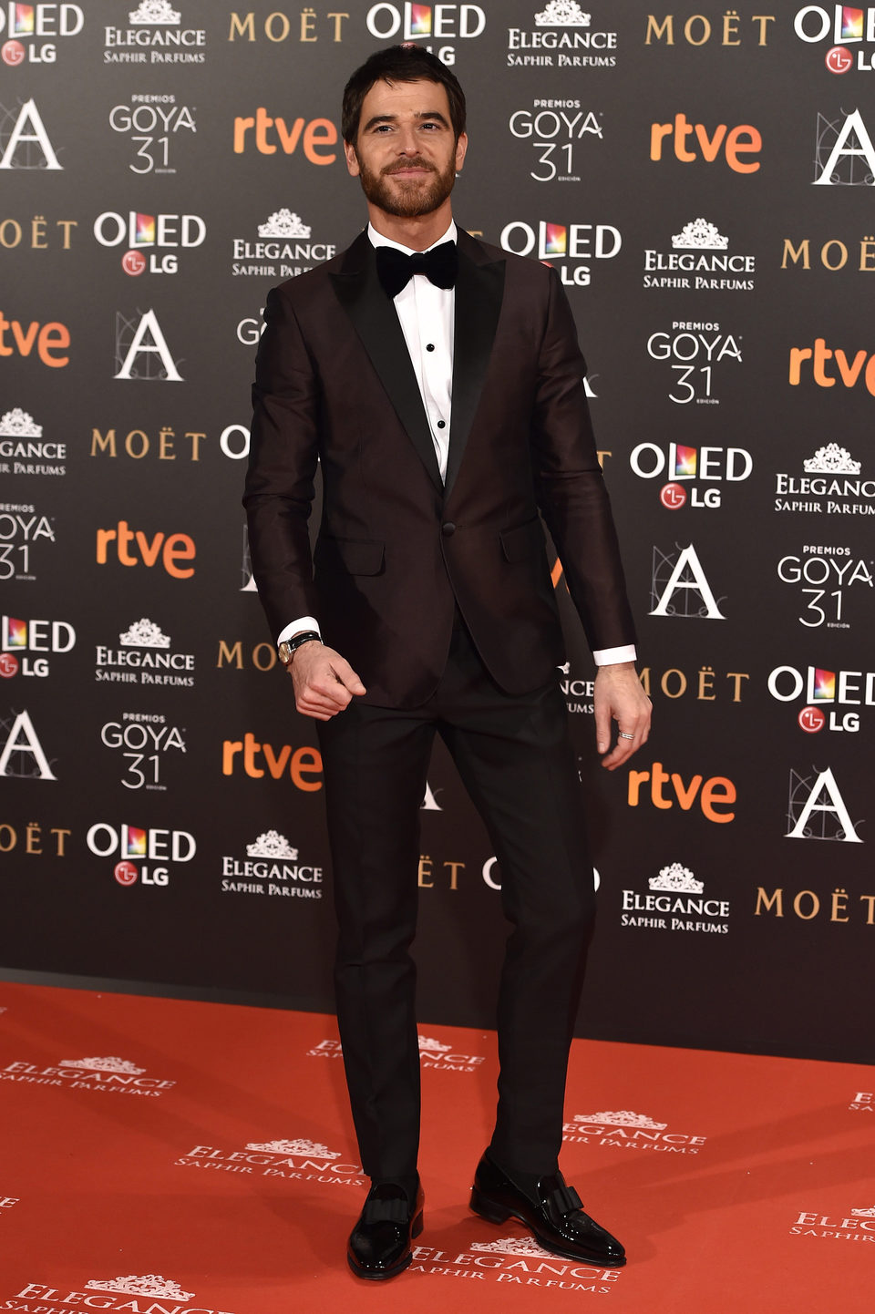 El director Alfonso Bassave en la alfombra roja de los Premios Goya 2017