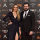 Carola Baleztena y su pareja Emiliano Suárez en  la alfombra roja de los Premios Goya 2017