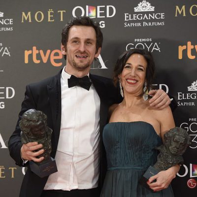 Beatriz Bodegas junto a Raúl Arévalo, ganadora del Goya 2017 a Mejor película