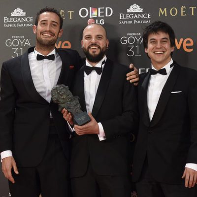 Guillermo Garcia Lopez y el equipo ganador del Goya 2017 a Mejor Película Documental por 'Frágil equilibrio'