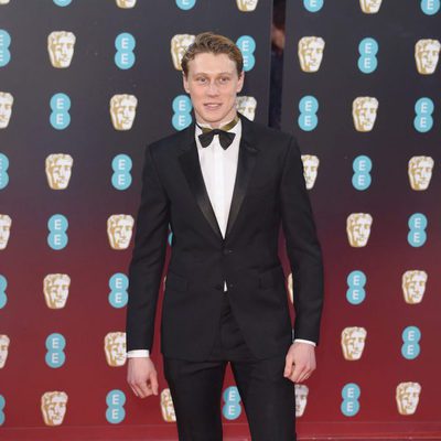 George MacKay en la alfombra roja de los BAFTA 2017