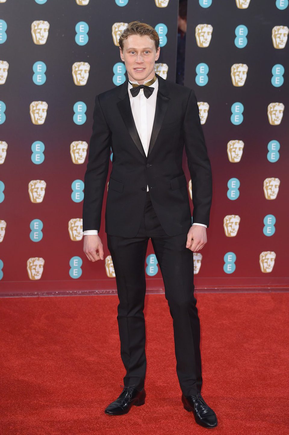 George MacKay en la alfombra roja de los BAFTA 2017