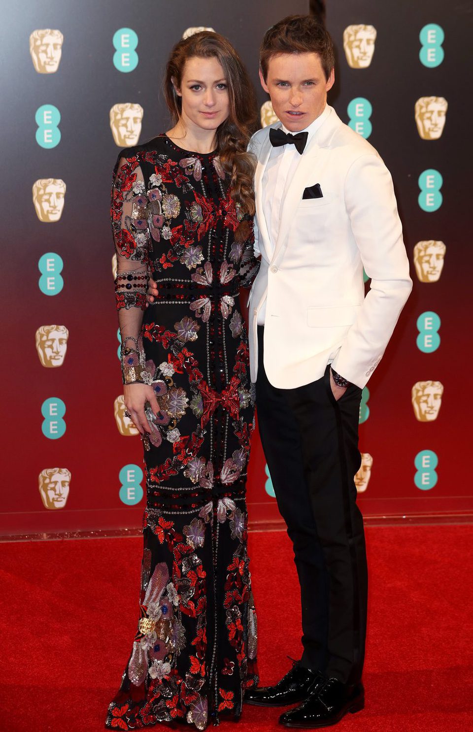 Eddie Redmayne en la alfombra roja de los BAFTA 2017